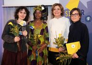 Ministerpräsidentin Malu Dreyer und die Preisträgerinnen